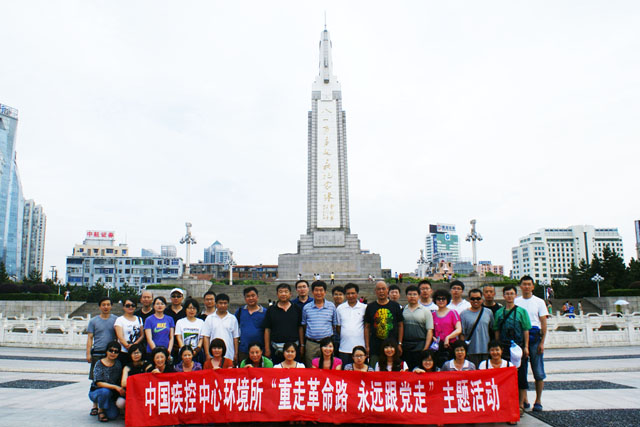 参观南昌八一广场